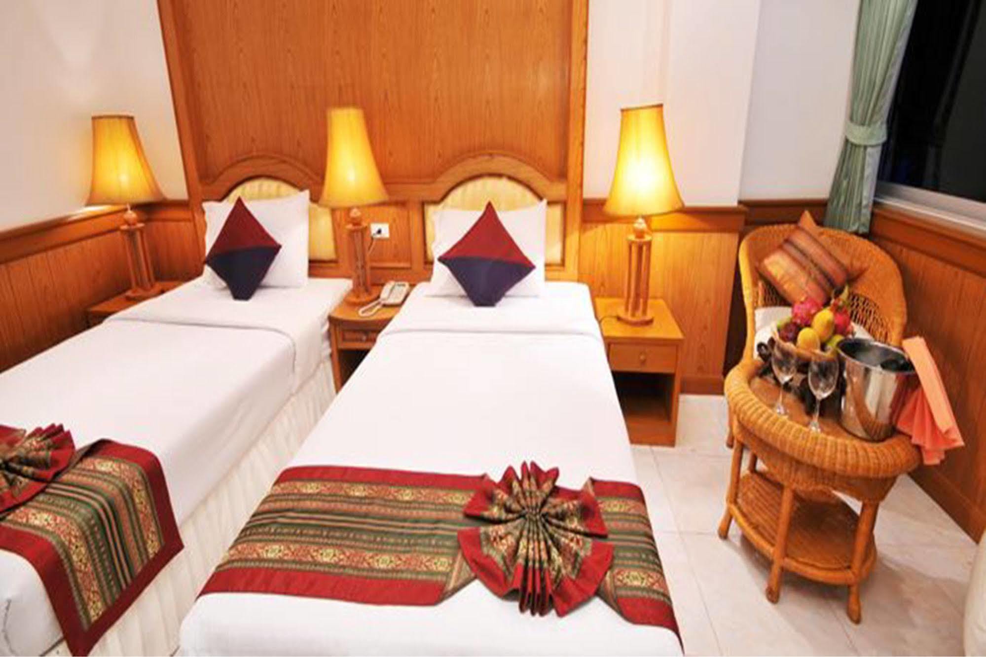 Grand Sea View Beach Resotel Lipa Noi Bagian luar foto