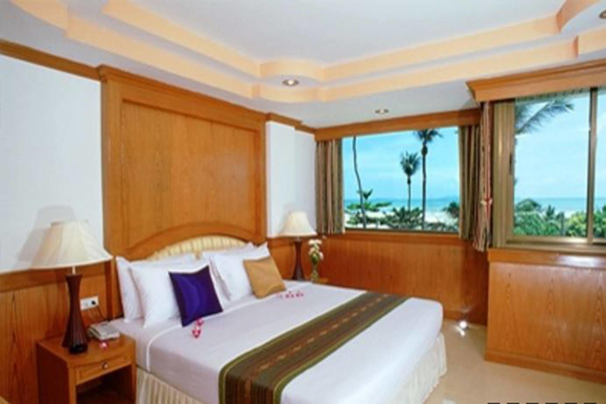 Grand Sea View Beach Resotel Lipa Noi Bagian luar foto