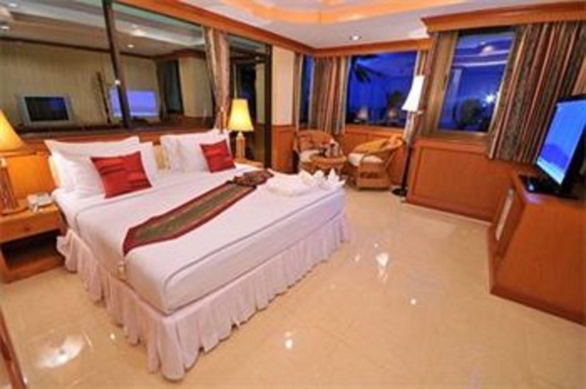 Grand Sea View Beach Resotel Lipa Noi Bagian luar foto